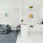 Let's Sea 55 With Sea View, Sauna & Pool And Parking By Renters * Gąski