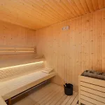 Let's Sea 55 With Sea View, Sauna & Pool And Parking By Renters Apartment *