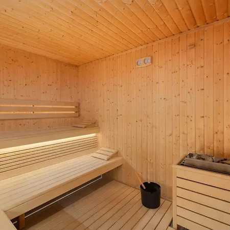 Let's Sea 55 With Sea View, Sauna & Pool And Parking By Renters 公寓 *